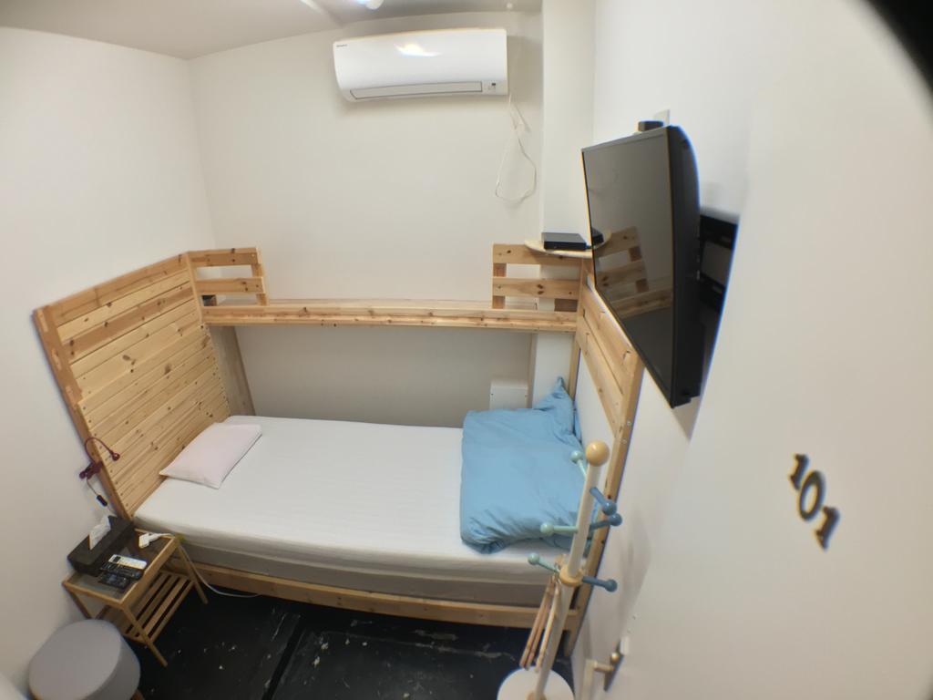 Daikoku Hostel Osaka Exterior photo